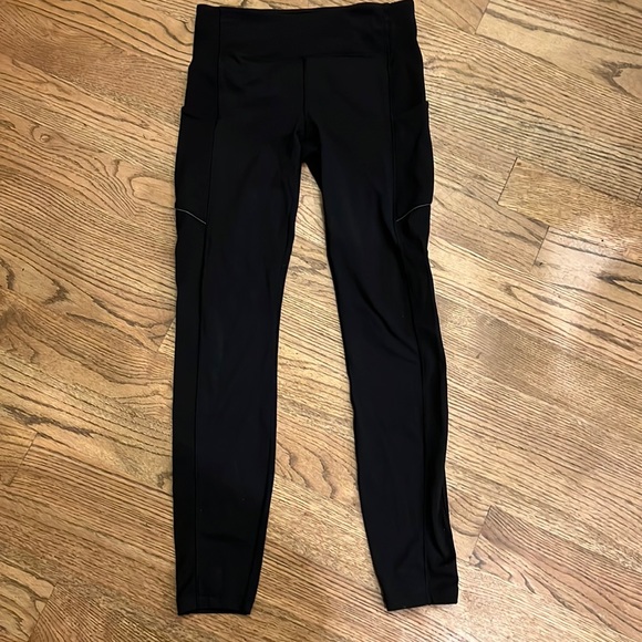 Black lululemon 25 inch leggings with pockets size 6 - Picture 1 of 3